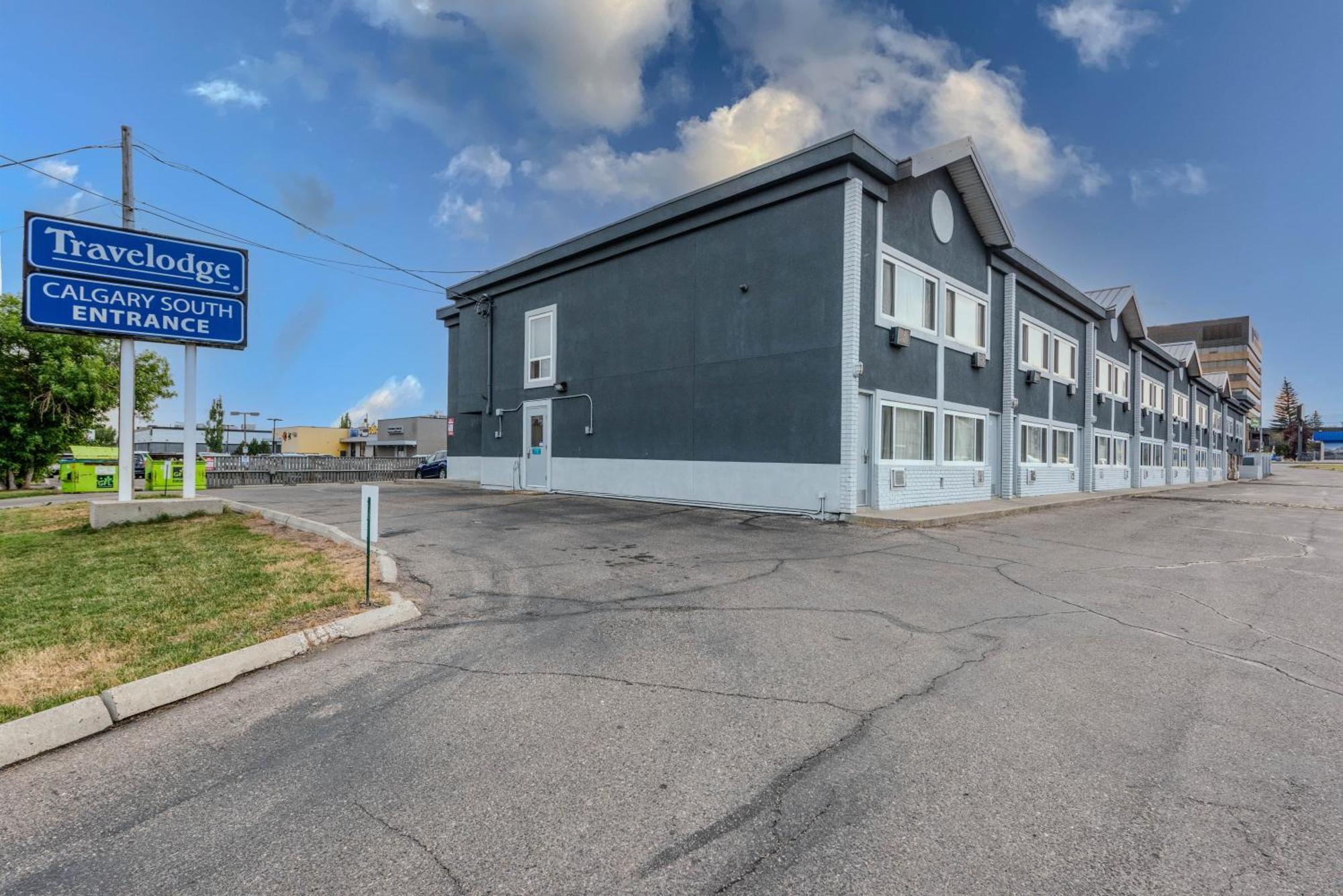 Travelodge By Wyndham Calgary South Extérieur photo